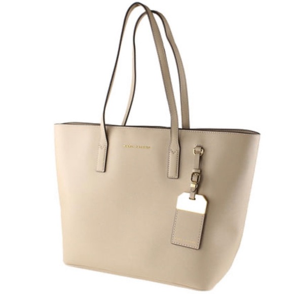 Marc Jacobs Handbags - Marc Jacobs Sidekick Tan Luggage Tag 2019SS Plain Gold Leather Logo Purse Tote